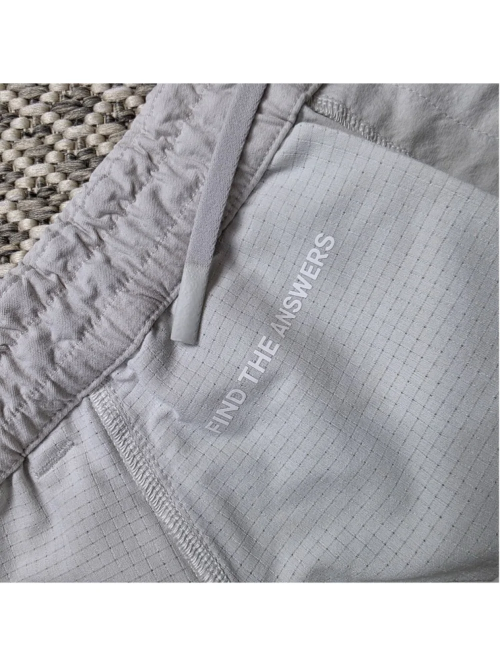Lululemon LAB Mens M Gray Track Pants M Joggers LM5AITS Find The Answers